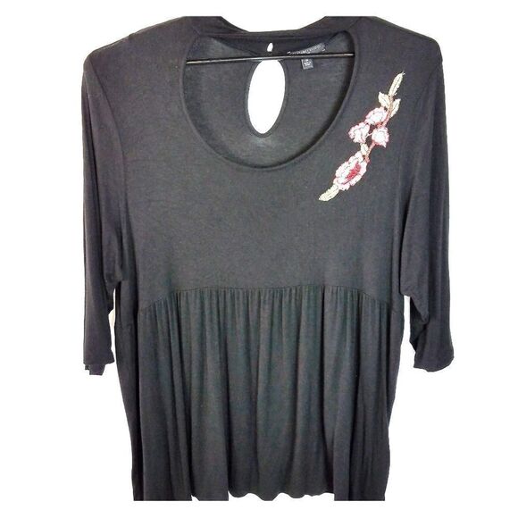 SIGNATURE STUDIO Women's SIZE 3X Black PULLOVER 3/4 SLEEVE Top CHOKER SCOOP NECK - Picture 1 of 7